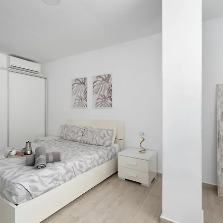 Apartment Dreams Holidays *